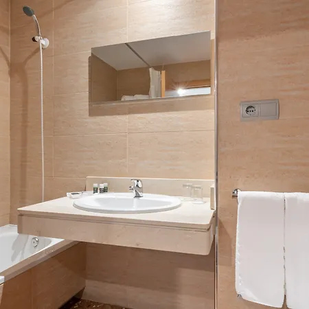 Exe Campus San Mames Hotel 3*