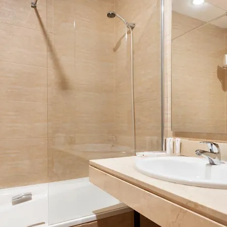 فندق Exe Campus San Mames 3*